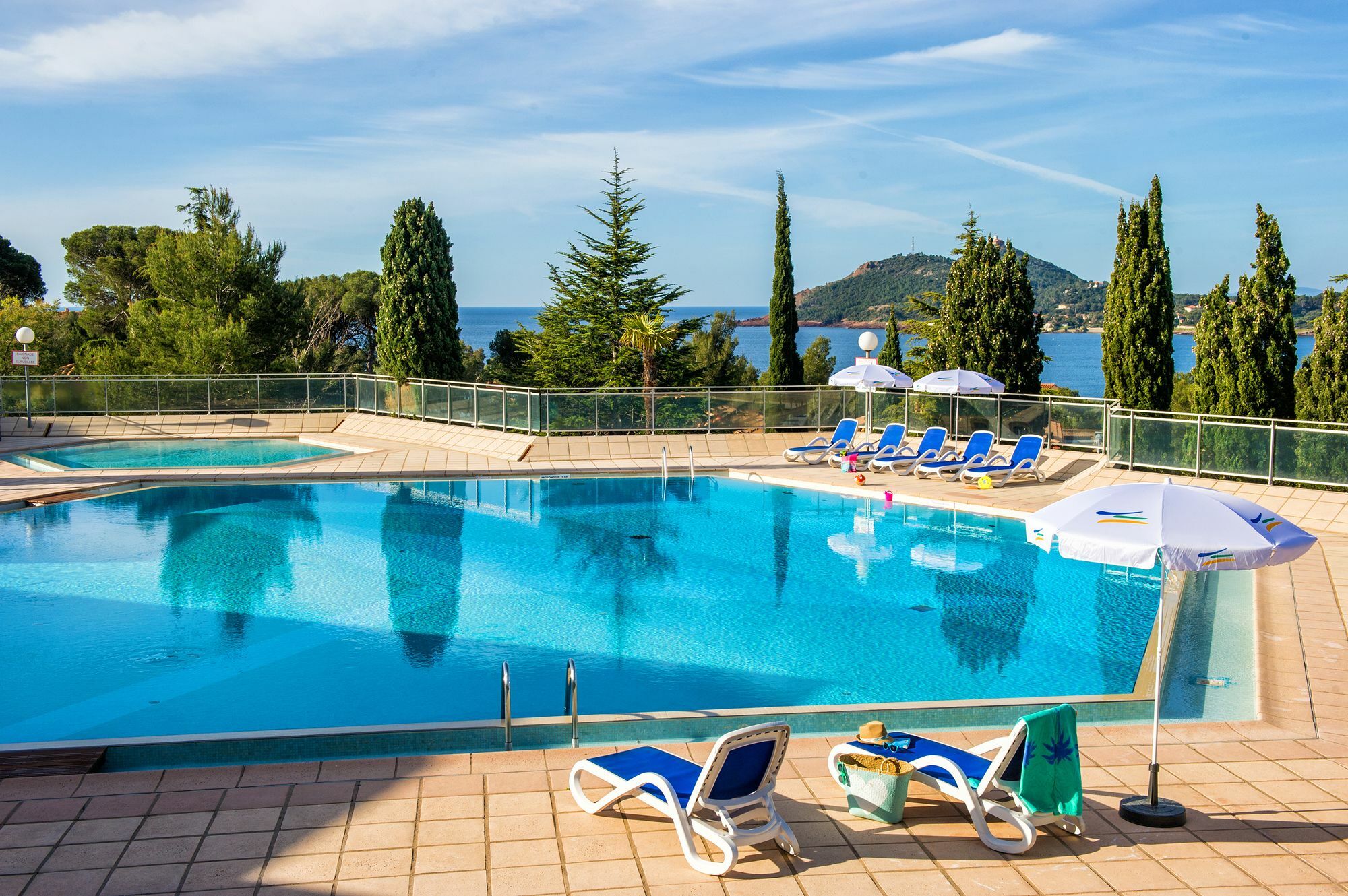 Village Club Les Mas De L'Esterel Saint-Raphaël Exteriör bild